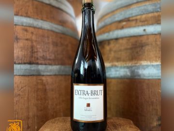 Cette fois-ci, c’est le tour de notre cidre Extra-Brut, la cuvée des grands amateurs de cidre.

L’Extra-Brut est obtenu à partir d’un assemblage d’environ 30...